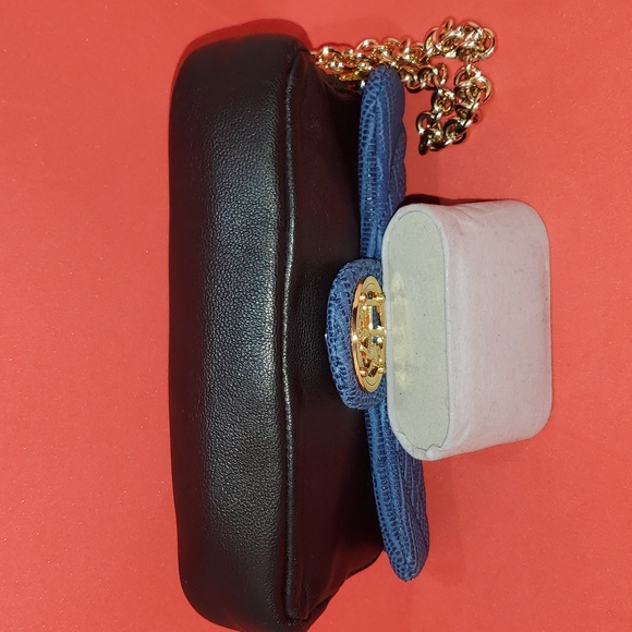 Henri Bendel No 7 Quilted Mini Lambskin Leather Wristlet Gold Hardware - Picture 7 of 14